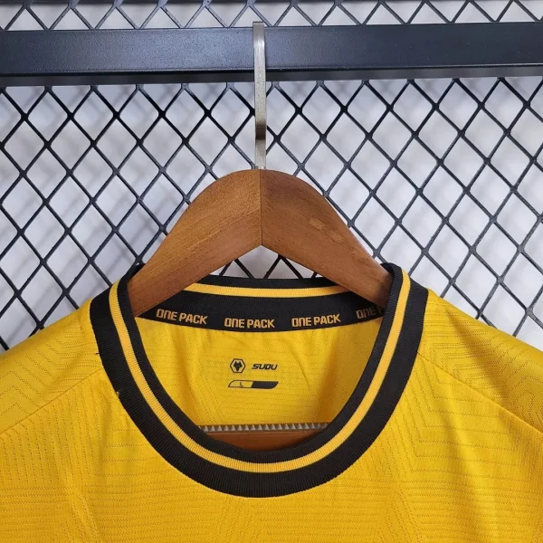 2024/2025 Wolverhampton Wanderers Home Football Shirt 1:1 Thai Quality