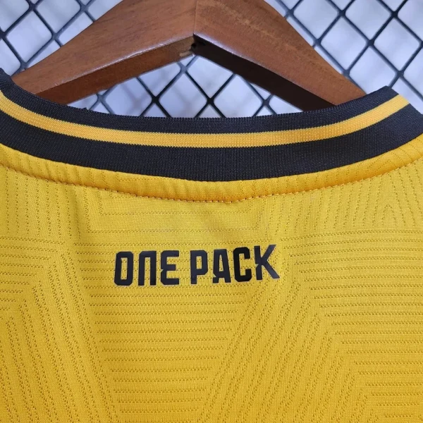 2024/2025 Wolverhampton Wanderers Home Football Shirt 1:1 Thai Quality
