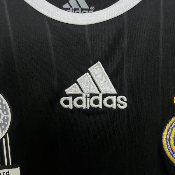 kids Real Madrid 06/07 away size: 16-28