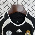 kids Real Madrid 06/07 away size: 16-28