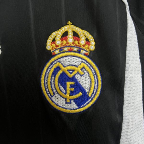 kids Real Madrid 06/07 away size: 16-28