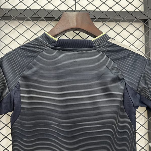 25/26 Kids Real Madrid Away Size: 16-28