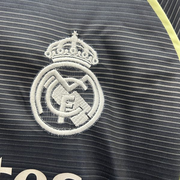 25/26 Kids Real Madrid Away Size: 16-28